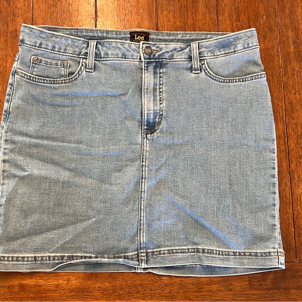 Lee Light Blue Denim Mini Skirt with Classic Five-Pocket Styling